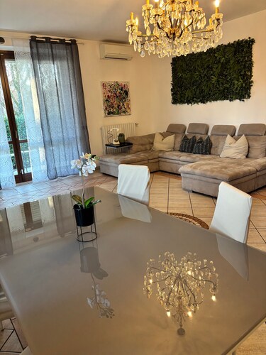 Spacious Italian garden villa near Milan & Rho