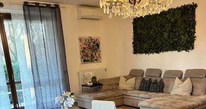 Spacious Italian garden villa near Milan & Rho