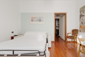 1 bedroom, iron/ironing board - Cozy studio flat of approximately 40m2, ideal for 2 people, located on the 2nd floor of a building with lift.The accommodation is located in Città Studi, a lively residential neighborhood famous for being the university heart of the city.Healthcare exce (Milan)