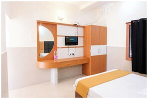 Classic Double Room | Hypo-allergenic bedding, desk, soundproofing, free WiFi - Hotel Seascape Puri Near Beach  (Puri)