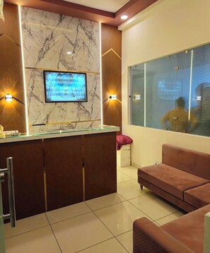 Lobby - Hotel Seascape Puri Near Beach  (Puri)