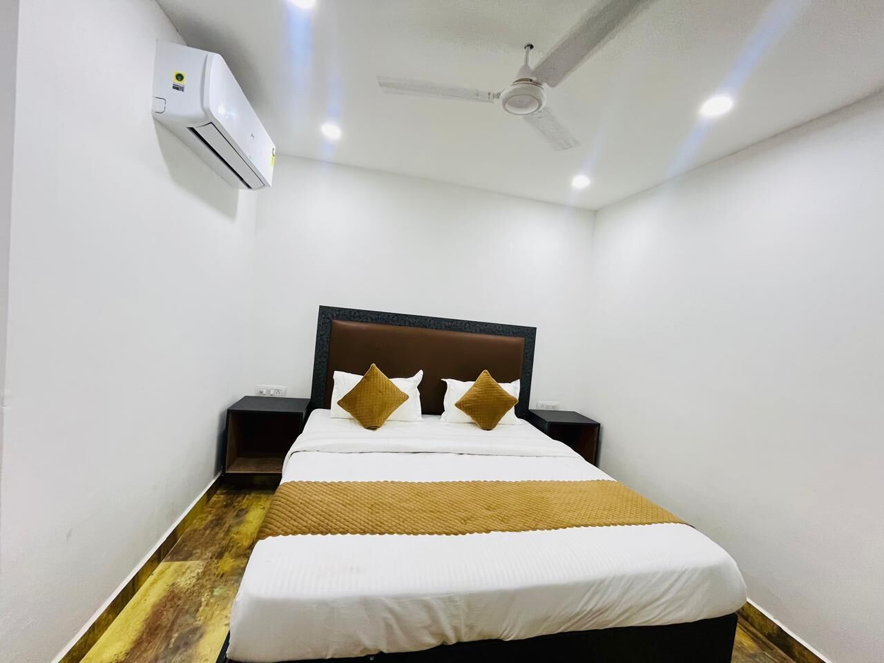 Habitación doble Deluxe, balcón, vista a la ciudad | Caja de seguridad en la habitación y wifi gratis 
