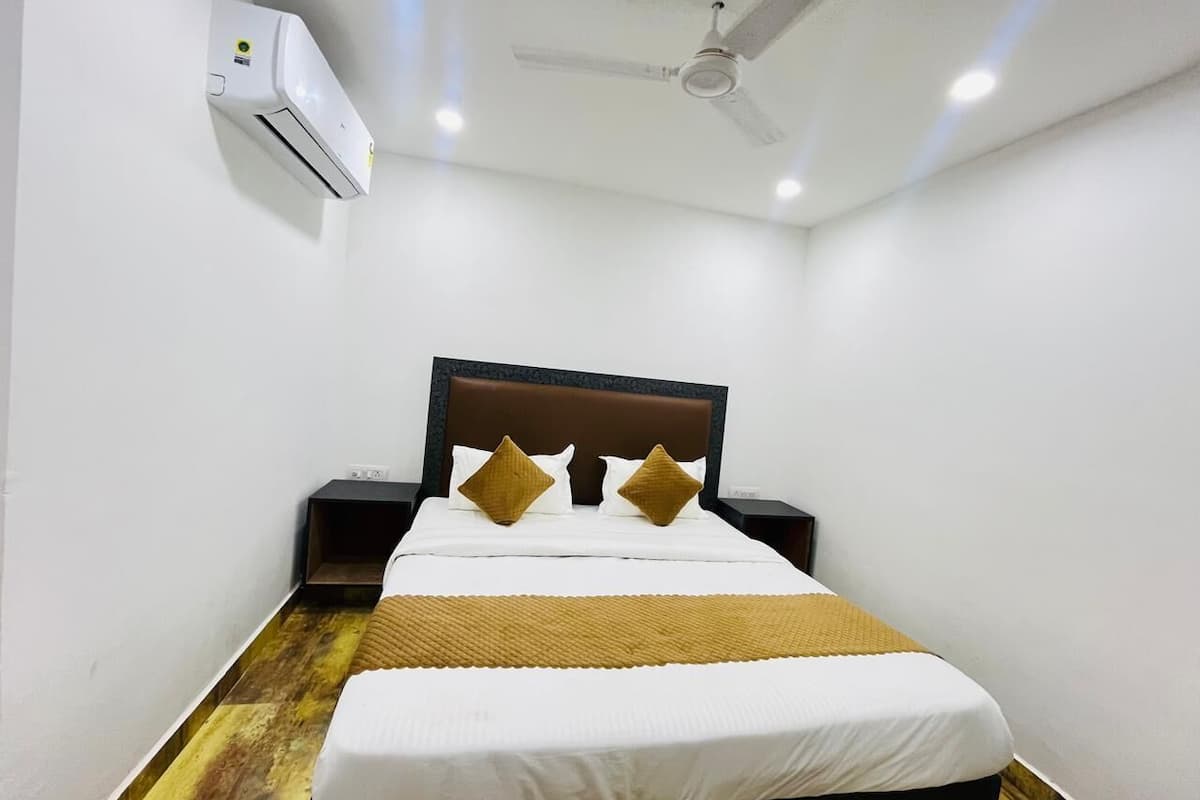 Habitación Deluxe doble, balcón, vistas a la ciudad | Caja fuerte y wifi gratis