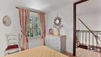 2 bedrooms, WiFi, bed sheets