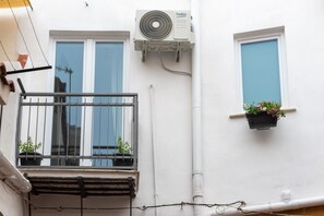 Exterior detail - 'Donna Letizia' Double Room with Balcony, Wi-Fi and Air Conditioning (Agrigento)