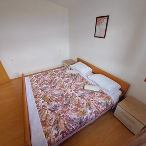 1 bedroom, free WiFi, bed sheets - Apartments Tisno - one bedroom (left) (Tisno)