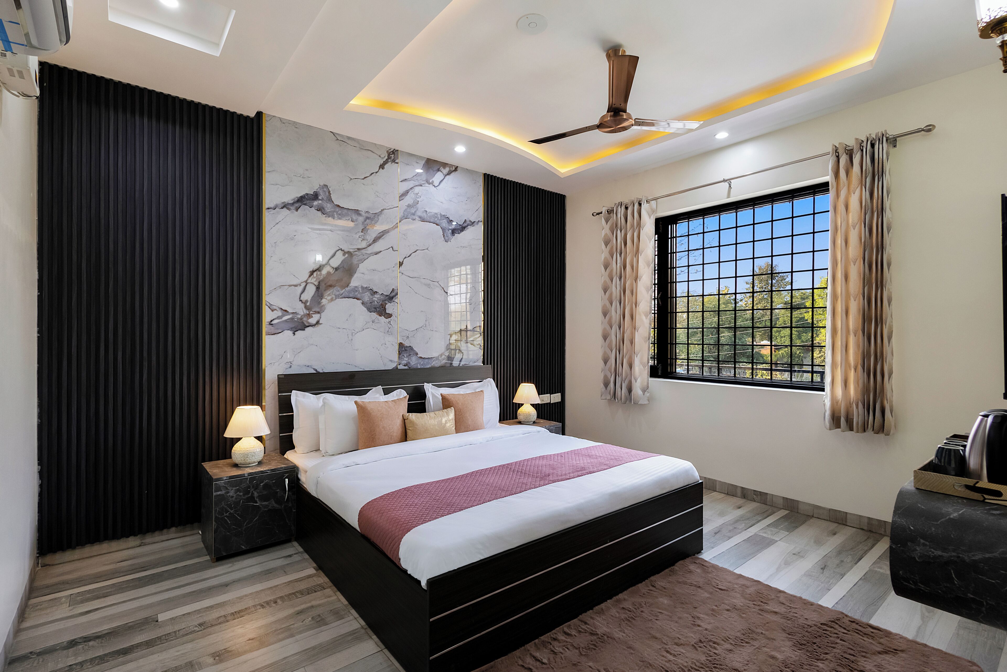 Deluxe Villa | In-room safe, iron/ironing board, free WiFi