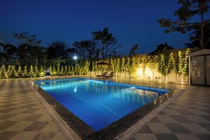 Udendørs pool