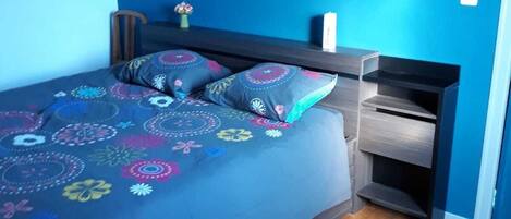 4 chambres, fer et planche à repasser, Wi-Fi, draps fournis