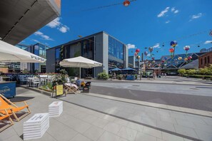 Terrace/patio - Stylish Apartment | 2 Bedrooms | Parking | Balcony (Warszawa)