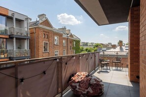 Terrace/patio - Stylish Apartment | 2 Bedrooms | Parking | Balcony (Warszawa)