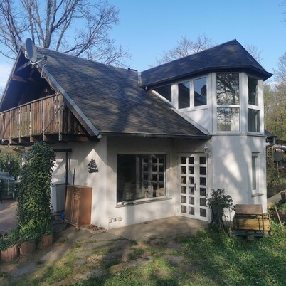 Cozy vacation rooms in detached house with terrace. Pet friendly!