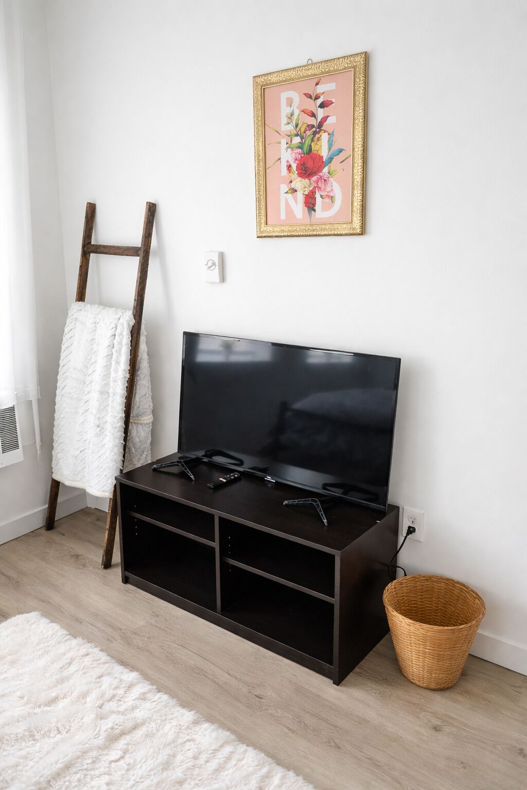 1 slaapkamer, een strijkplank/strijkijzer, wifi, beddengoed