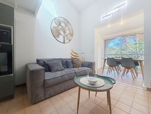 TV - Cocon des Gémeaux: AC, garage,swimmingpool,tennis (Fréjus)