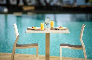 Outdoor dining - Cozy studio at Portillo, Las Terrenas (Las Terrenas. El Portillo Residences.)