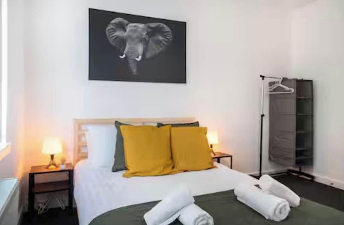 2 bedrooms, iron/ironing board, free WiFi
