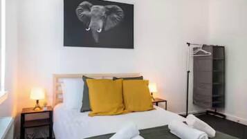 2 bedrooms, iron/ironing board, free WiFi