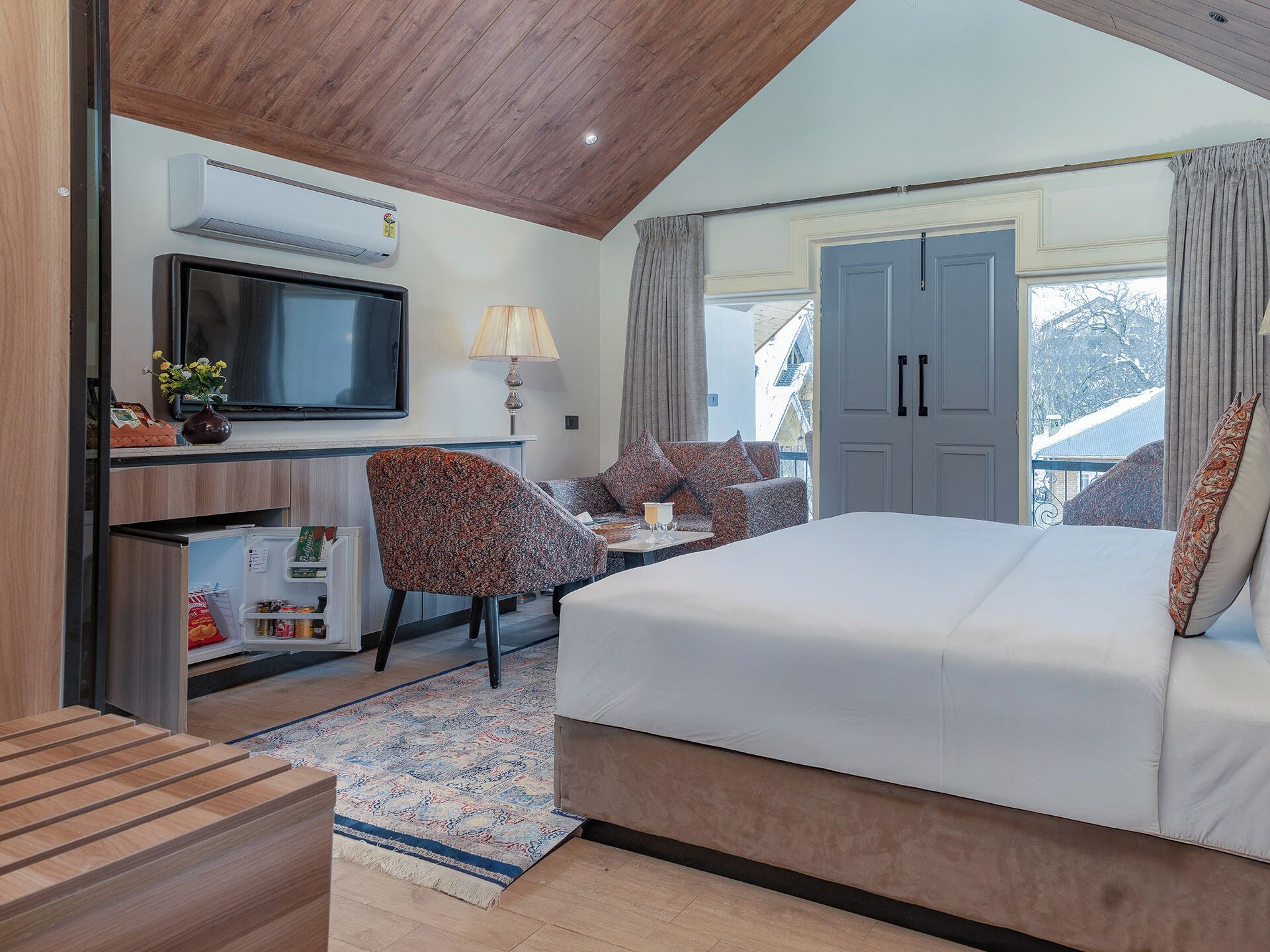 华丽客房, 阳台, 山景