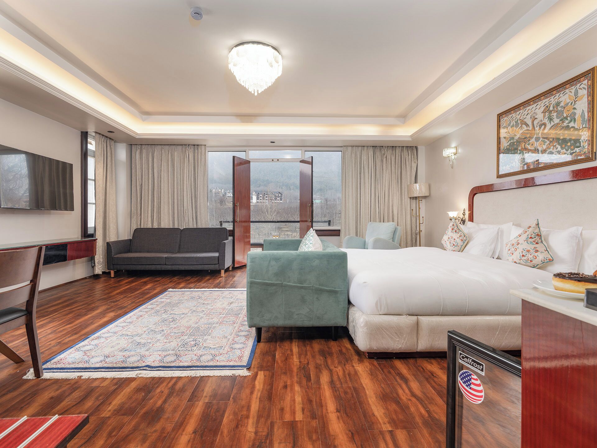 奢华开间套房, 阳台, 山景