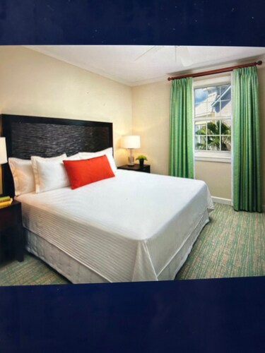 Large 2-bedroom condo at Atlantis