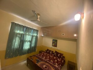 Family Deluxe Ac room - Negi Lodge Chandigarh (Chandigarh)
