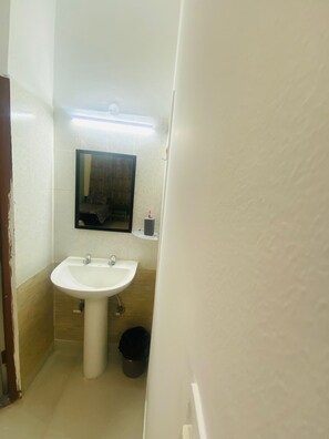 Dormitory | Bathroom