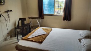 Room - Chandrabhaga Bhakt Nivas (Jejuri)