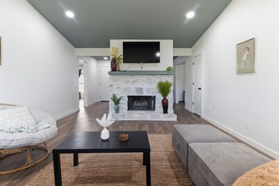 The Fern Retreat - 3 Bedroom Duplex South Tulsa