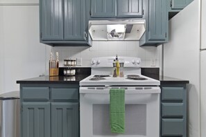 Private kitchen - The Fern Retreat - 3 Bedroom Duplex South Tulsa (Tulsa)