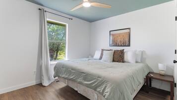 3 bedrooms, iron/ironing board, travel crib, free WiFi