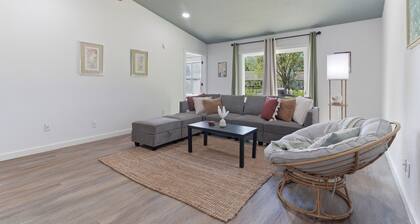 The Fern Retreat - 3 Bedroom Duplex South Tulsa