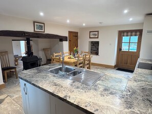 Dining - Full of original character, hot tub, secure garden-pets x3 stunning views (Glastonbury)