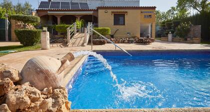Villa 'Vega' with Mountain Views, Wi-Fi and Air Conditioning