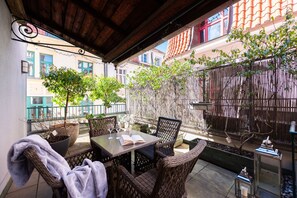 Outdoor dining - Spacious 2BR Apartment with Terrace & A/C in Old Town by EasyBNB Premium (Prague)