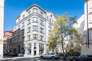 Exterior - Spacious 2BR Apartment with Terrace & A/C in Old Town by EasyBNB Premium (Prague)