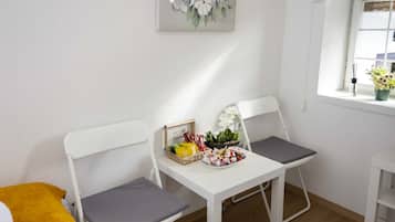 Studio – classic, 1 queensize-seng, terrasse, bakgårdsutsikt | Innvendig