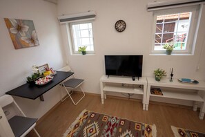 Apartemen Keluarga, Beberapa Tempat Tidur, patio, pemandangan halaman | Interior