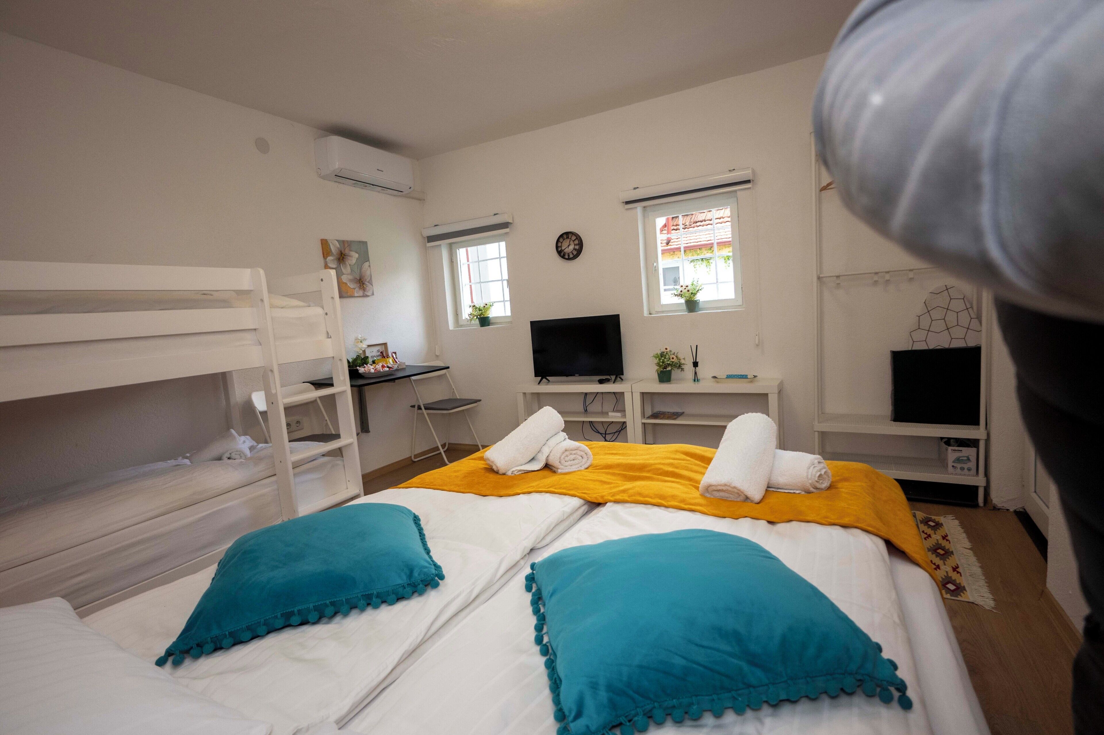 อพาร์ทเมนท์สำหรับครอบครัว, หลายเตียง, ลานระเบียง, วิวสวนหย่อม