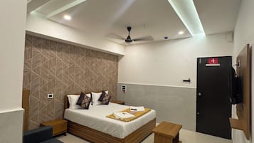 Deluxe Double Room, City View | In-room safe, desk, laptop workspace, free WiFi