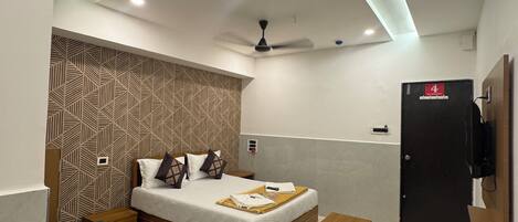 Deluxe Double Room, City View | In-room safe, desk, laptop workspace, free WiFi