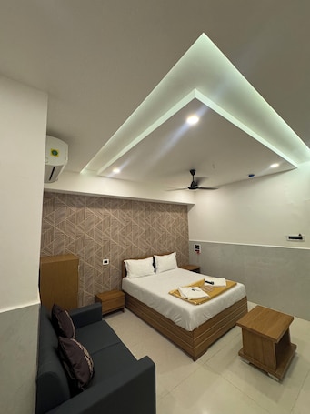 Deluxe Double Room, City View. Hotel Kalp Rooms