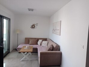 Living area - Ray Holiday Apartment (Okrug Gornji)
