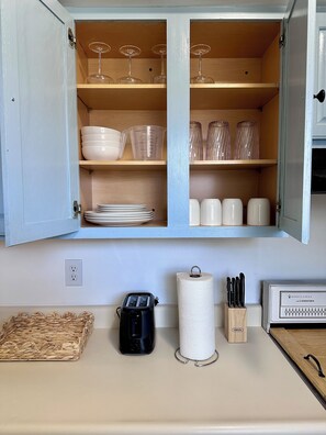 Interior - Peaceful KY Escape - Porch, Fire Pit & Fast Wi-Fi - Near RRG & Hollerwood (Beattyville)