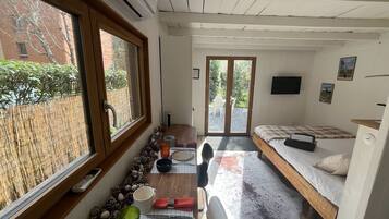 1 bedroom, desk, iron/ironing board, free WiFi