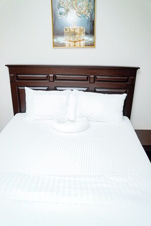 2 habitaciones, tabla de planchar con plancha, wifi y ropa de cama 