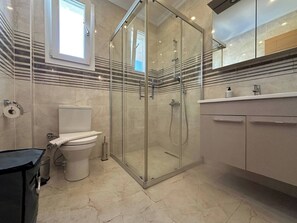 House, Multiple Bedrooms, Patio | Bathroom - Comfortable Farm Villa (Ortaca)