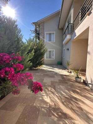 House, Multiple Bedrooms, Patio | Exterior detail