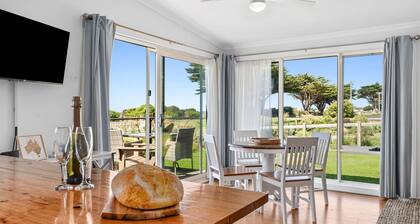 Beachfront Apartment @ Apollo