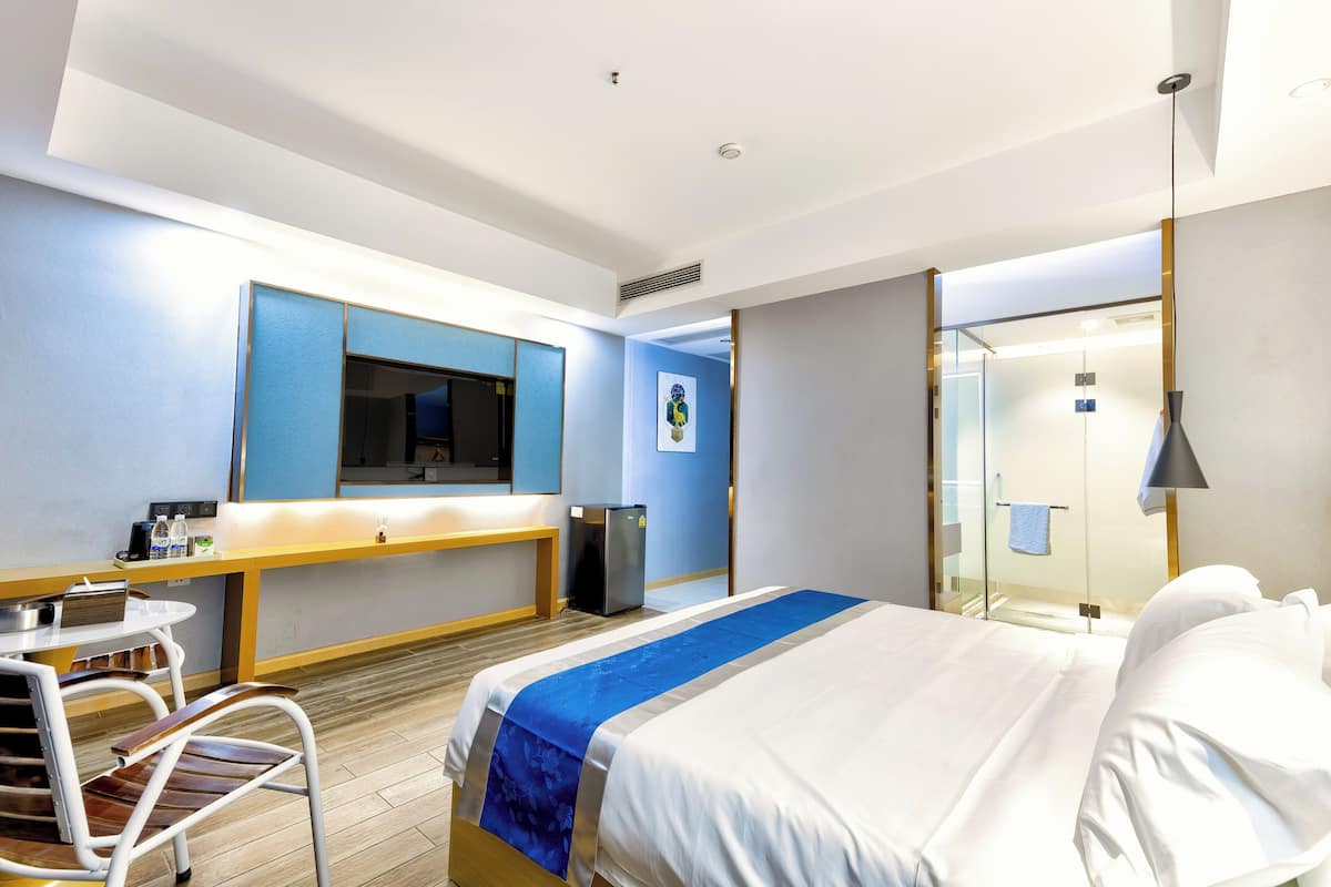 Superior Room, City View