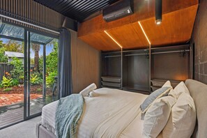 1 bedroom, free WiFi - The Midnight Hideaway (North Beach)